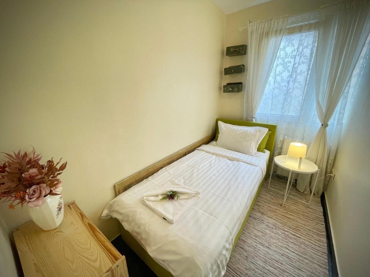 Perfect Place To Stay Self Check In-24H-Netflix-Wifi Ρέσιτσα Εξωτερικό φωτογραφία
